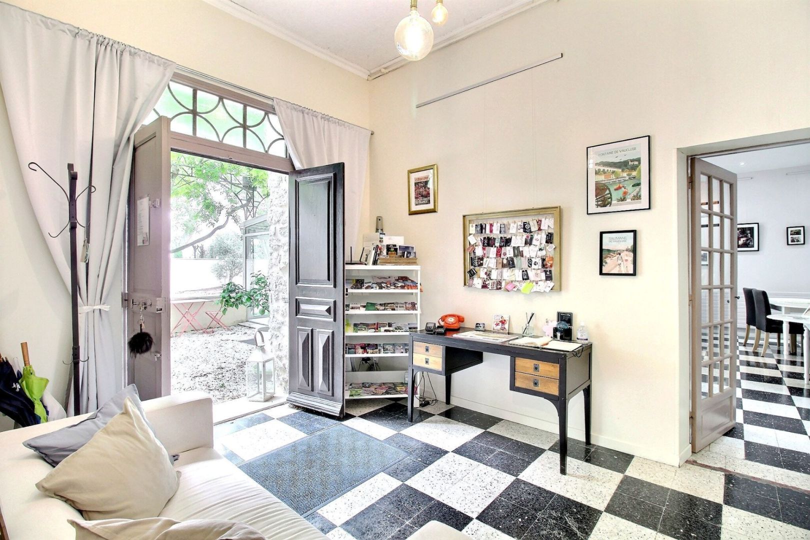 Photo Bastide SAUMANE DE VAUCLUSE - 15 pièce(s) - 408 m2 image 3/6