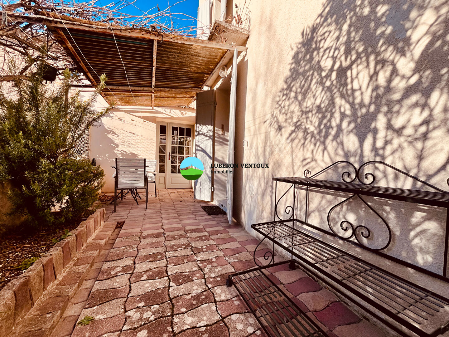 Photo Maisons  de village à SAINT DIDIER  122 m² avec cour . image 2/6