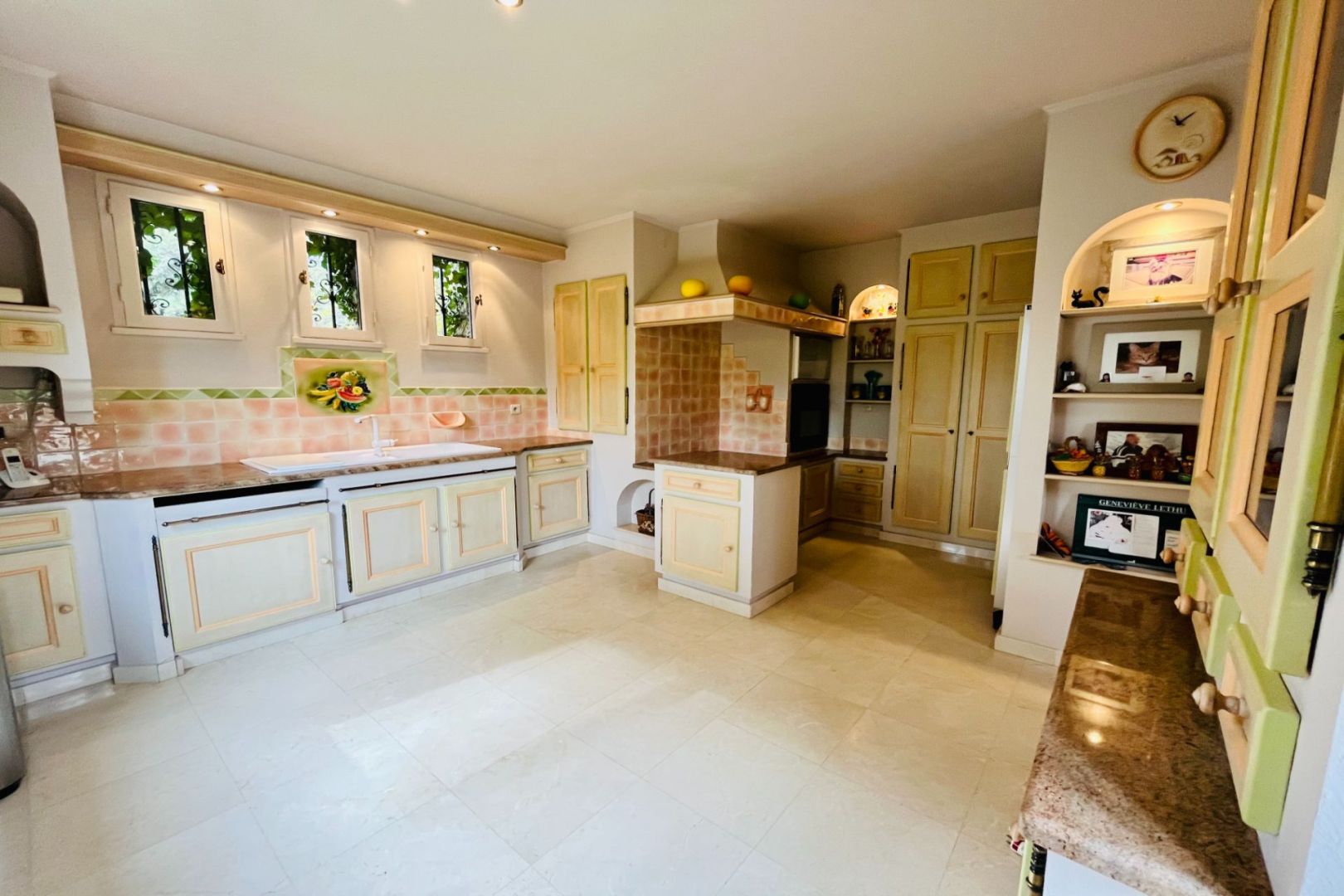 Photo Belle villa de 193 m² sur un joli parc arboré de 5200 m² avec piscine. image 5/6