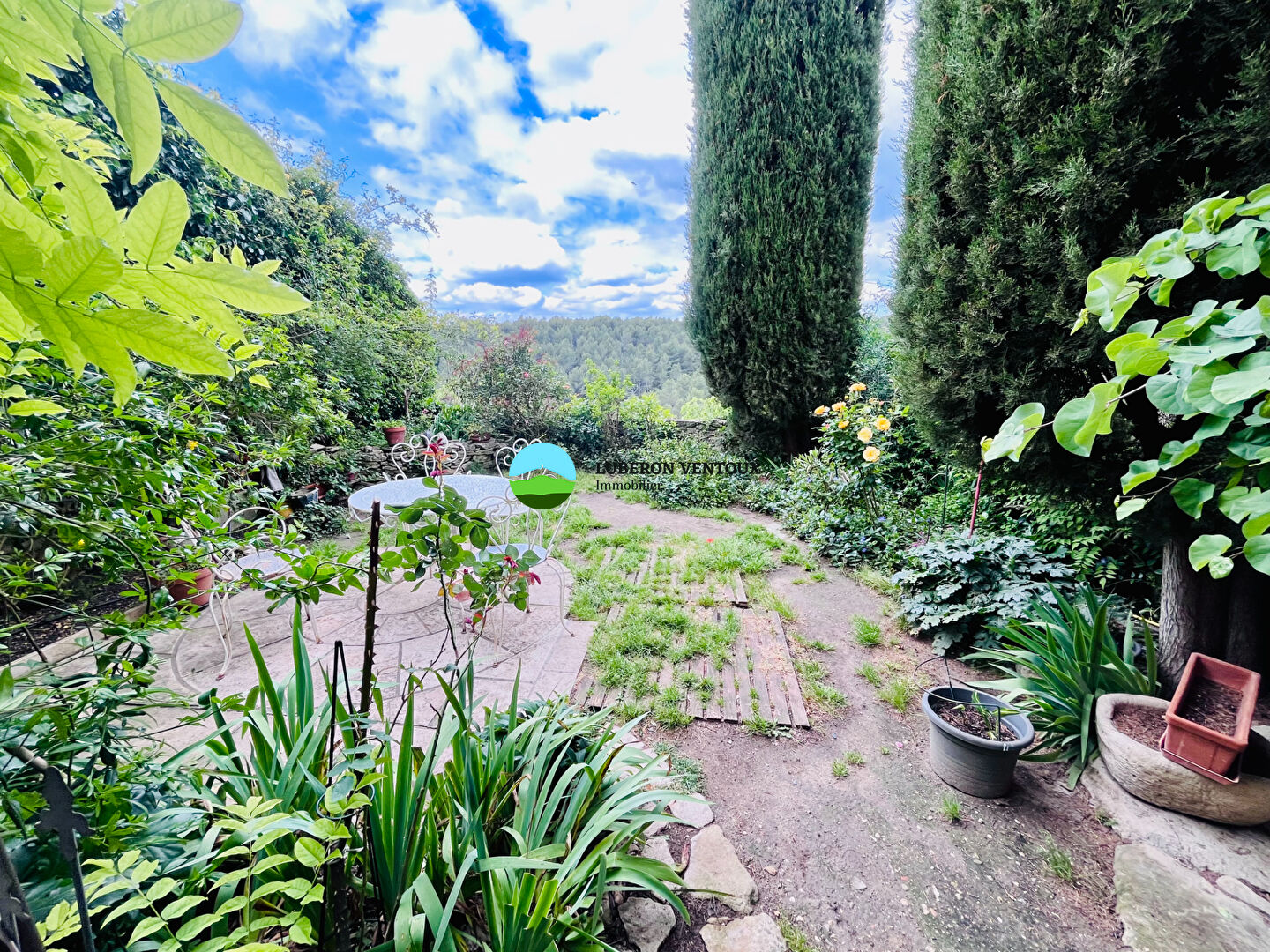 Photo A vendre ,Maison de village Saumane  de Vaucluse avec vue et jardin 130 m² image 1/6
