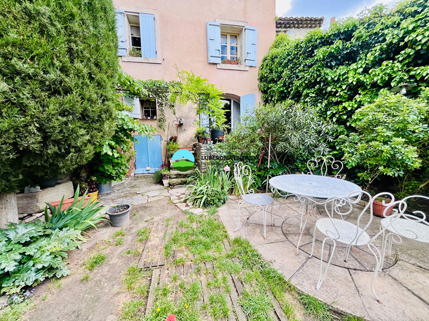 Photo A vendre ,Maison de village Saumane  de Vaucluse avec vue et jardin 130 m² image 4/6