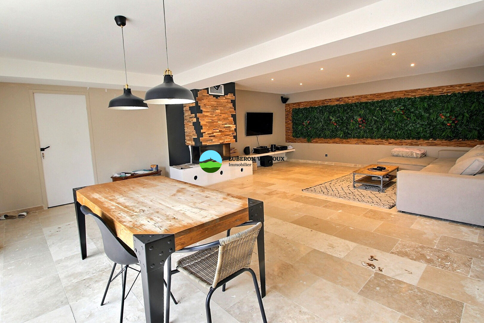 Photo Caromb, grande maison 4 chambres avec garage et piscine image 3/6