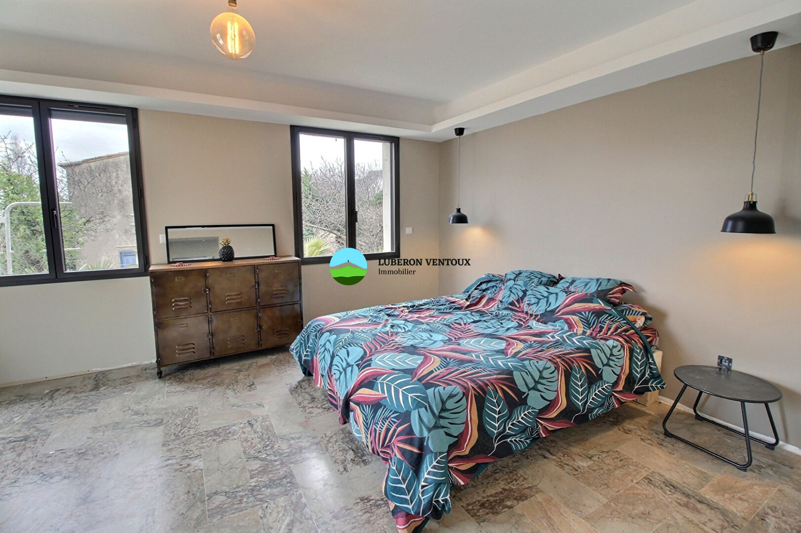 Photo Caromb, grande maison 4 chambres avec garage et piscine image 5/6