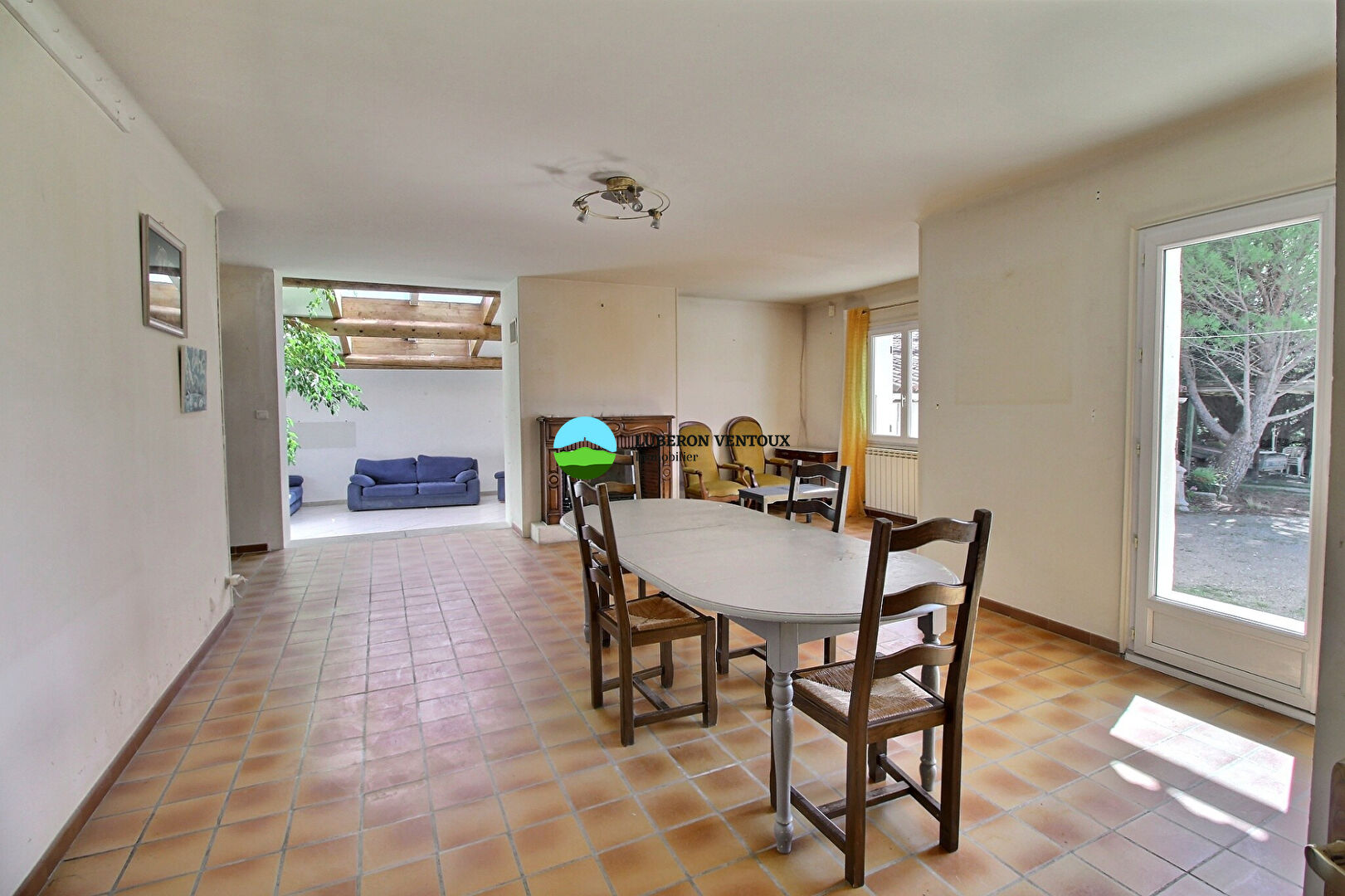 Photo Caromb maison d'environ 180 m2 avec piscine, 3 chambre et garages image 6/6