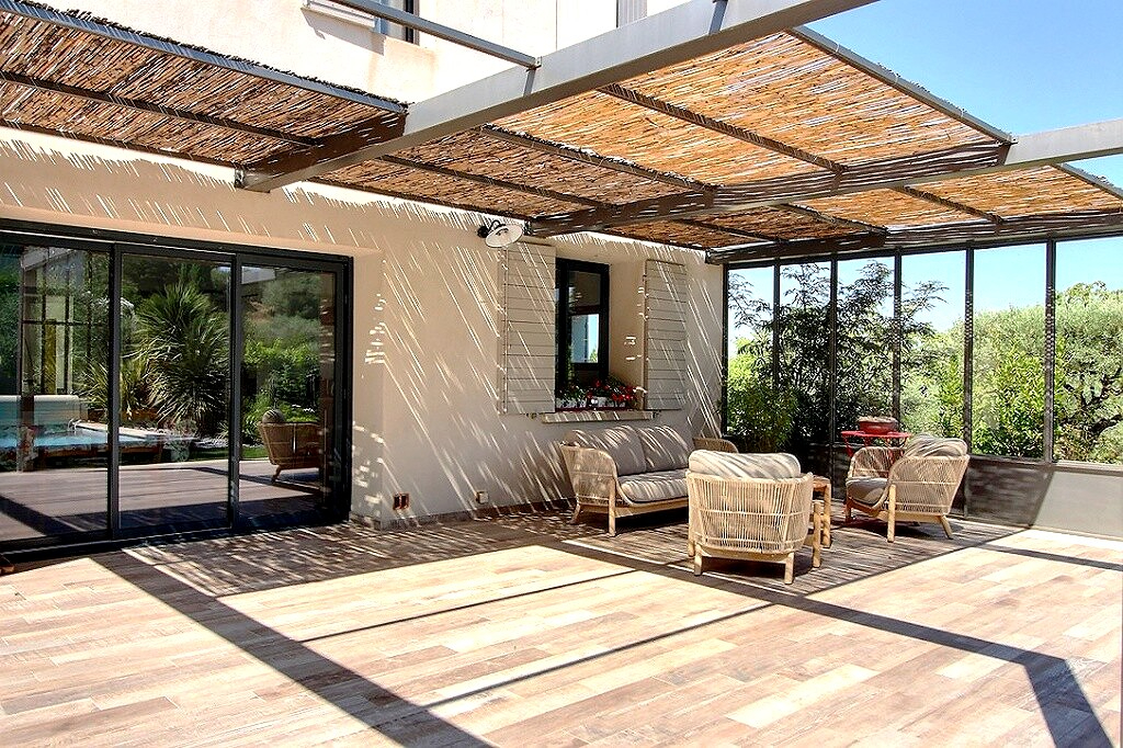 MAISON DE VILLE A VENDRE SAINT DIDIER 150 m² sur 750 m² de terrain avec piscine