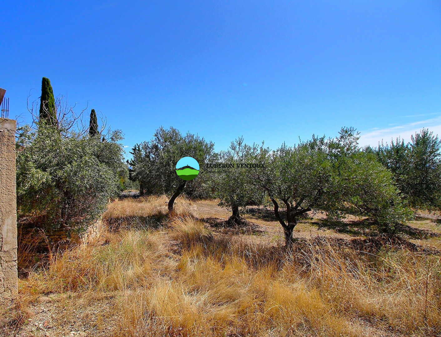 Photo LE BARROUX, double maison d'environ160 m2 avec dépendances sur 1500 de parcelle. image 2/6