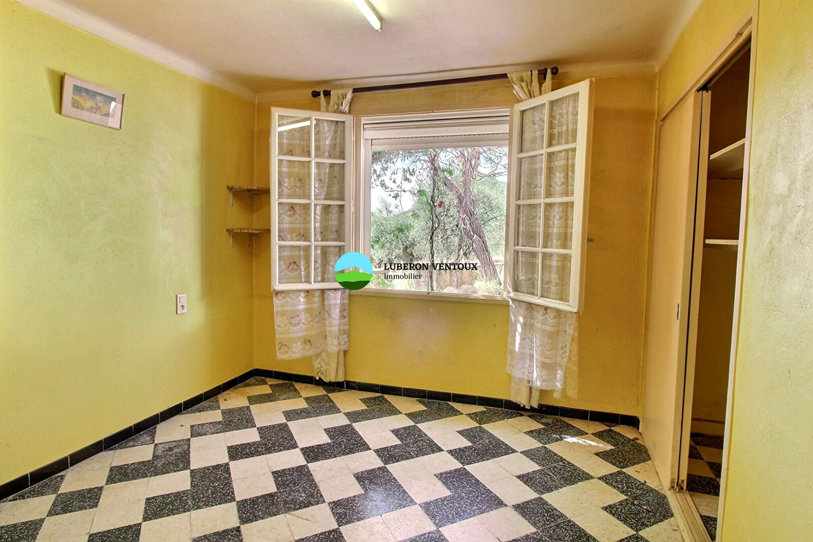 Photo LE BARROUX, double maison d'environ160 m2 avec dépendances sur 1500 de parcelle. image 5/6