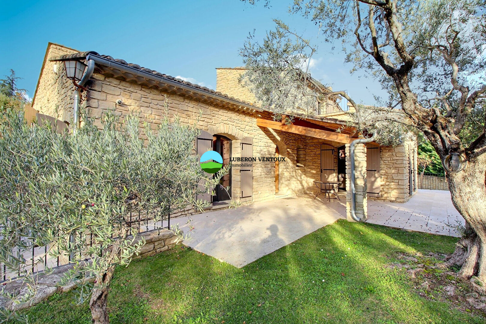 Photo Superbe maison en pierre rénovée avec des prestations haut de gamme. image 1/6