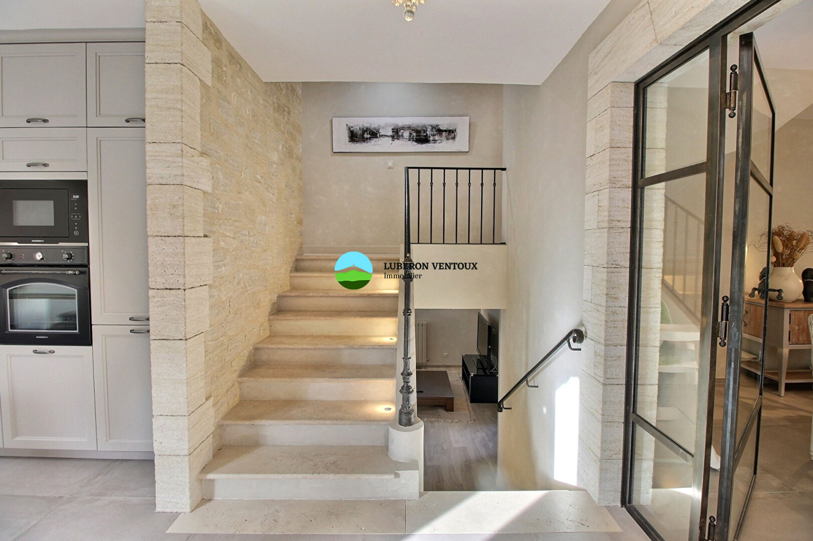 Photo Superbe maison en pierre rénovée avec des prestations haut de gamme. image 4/6