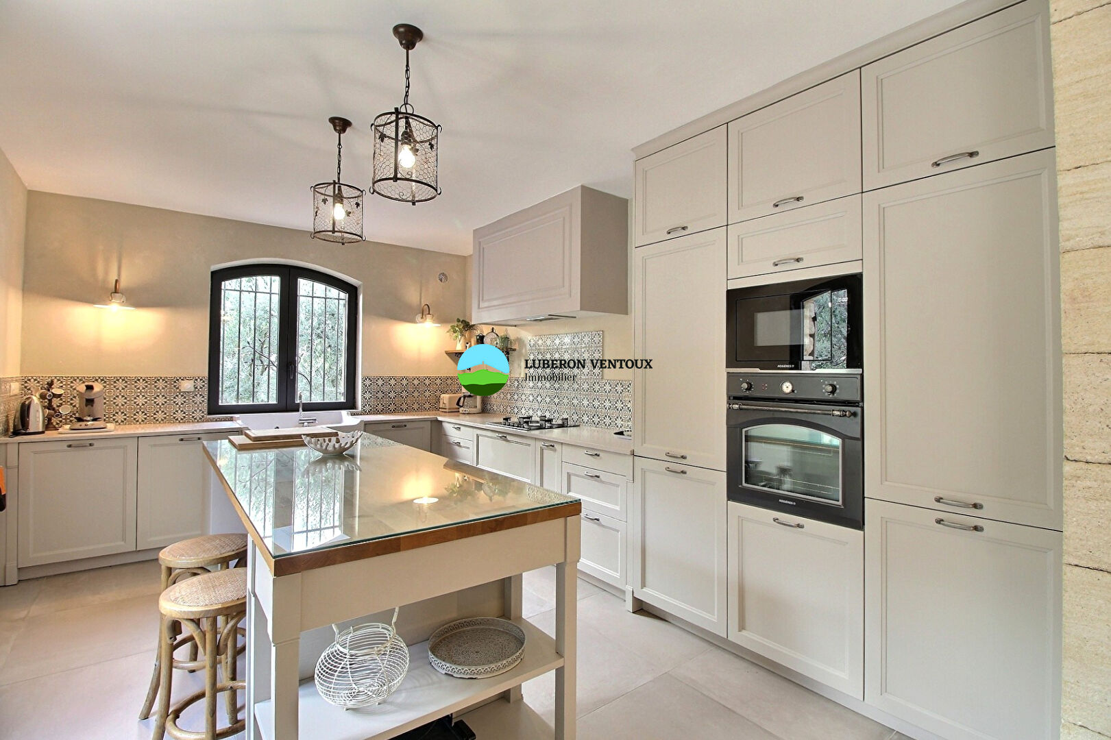 Photo Superbe maison en pierre rénovée avec des prestations haut de gamme. image 5/6