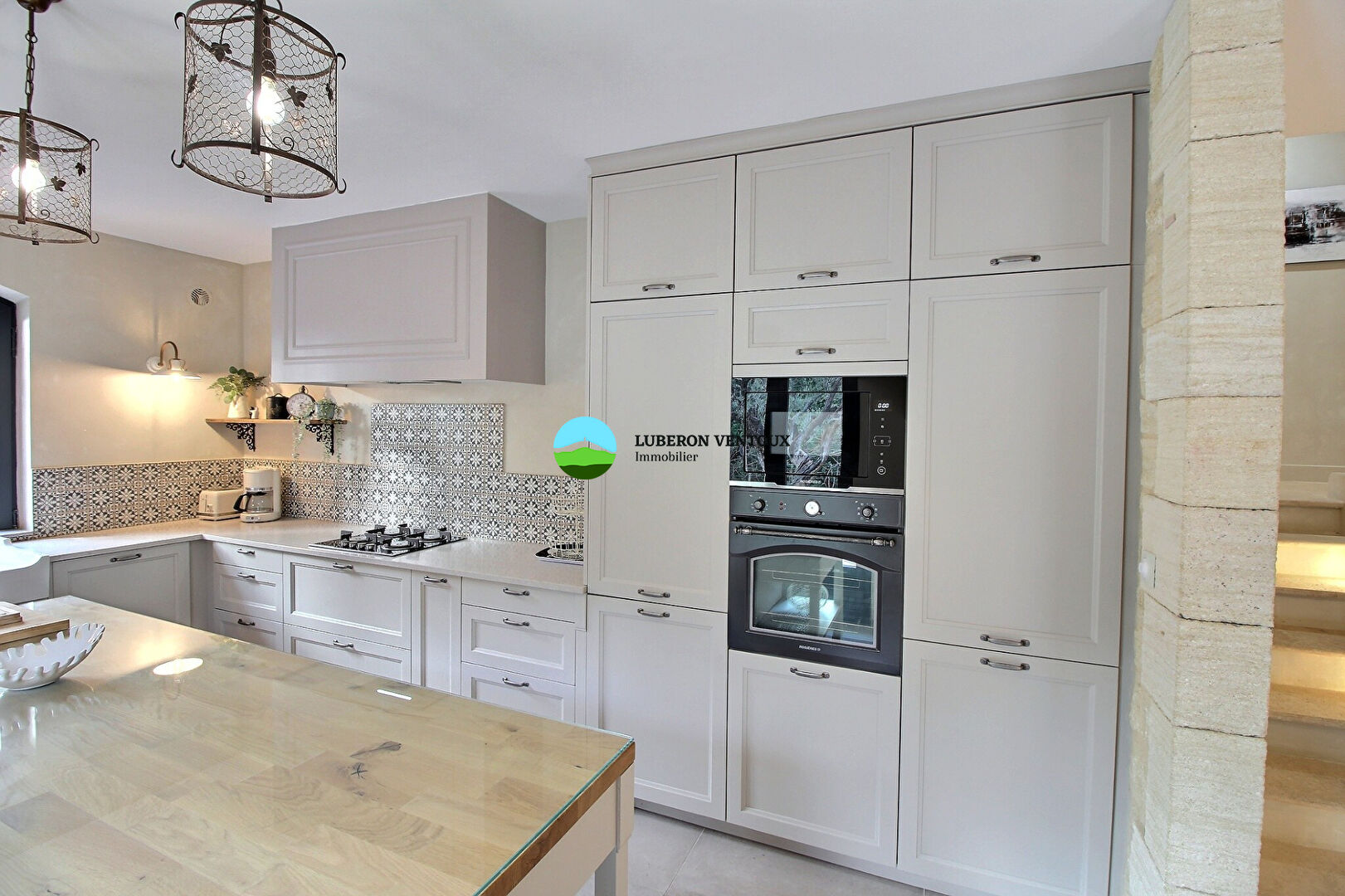 Photo Superbe maison en pierre rénovée avec des prestations haut de gamme. image 6/6