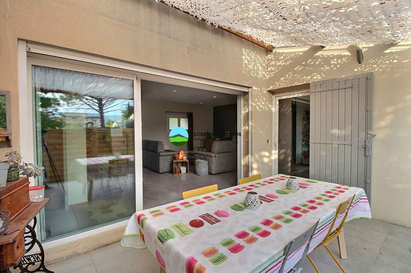 Photo CAROMB Belle maison familiale de 150 m², terrasse, grand garage et vue exceptionnelle sur le Mont Ventoux. image 2/6