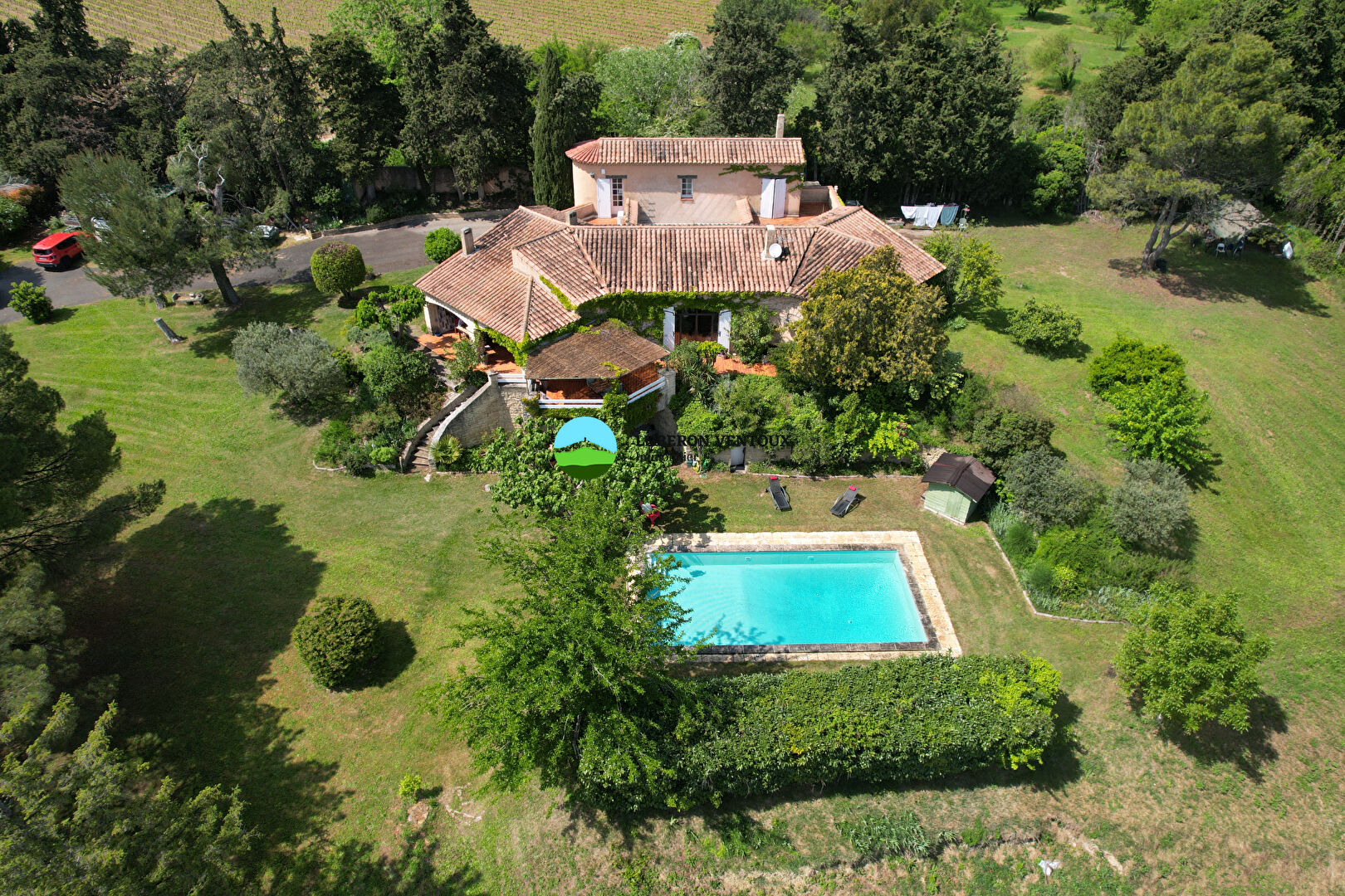 Photo Maison de caractère aux beaux volumes avec vue panoramique au calme image 1/6