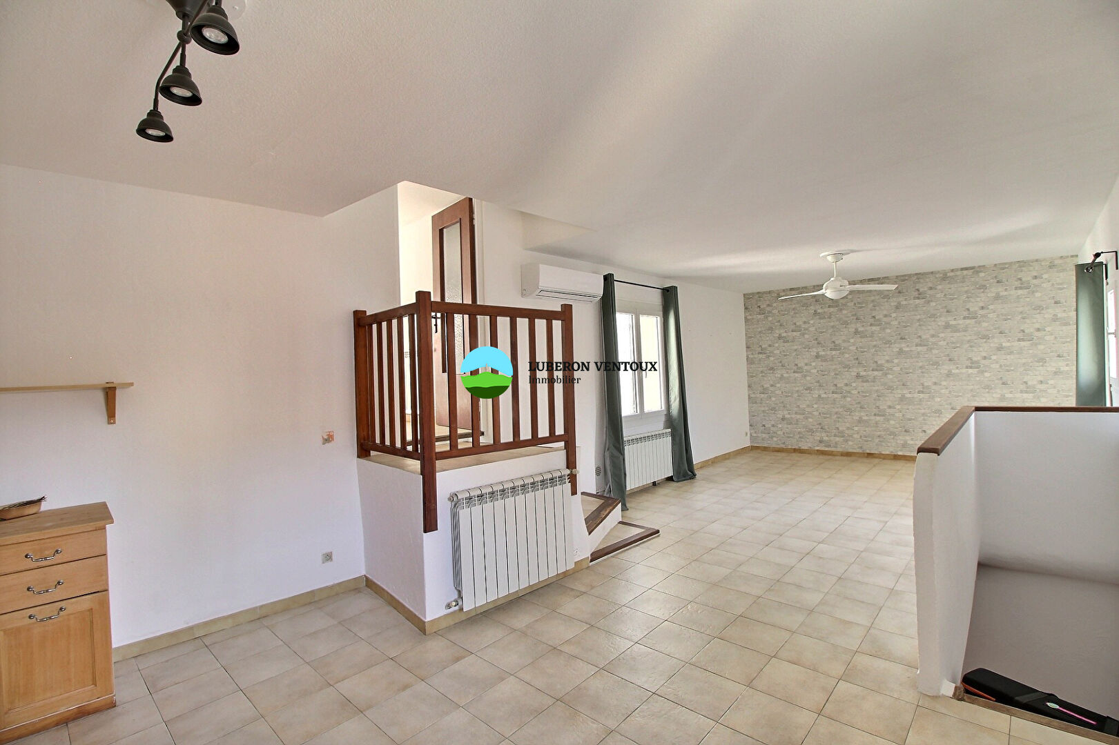 Photo A deux pas du centre, très jolie maison de village. image 2/6