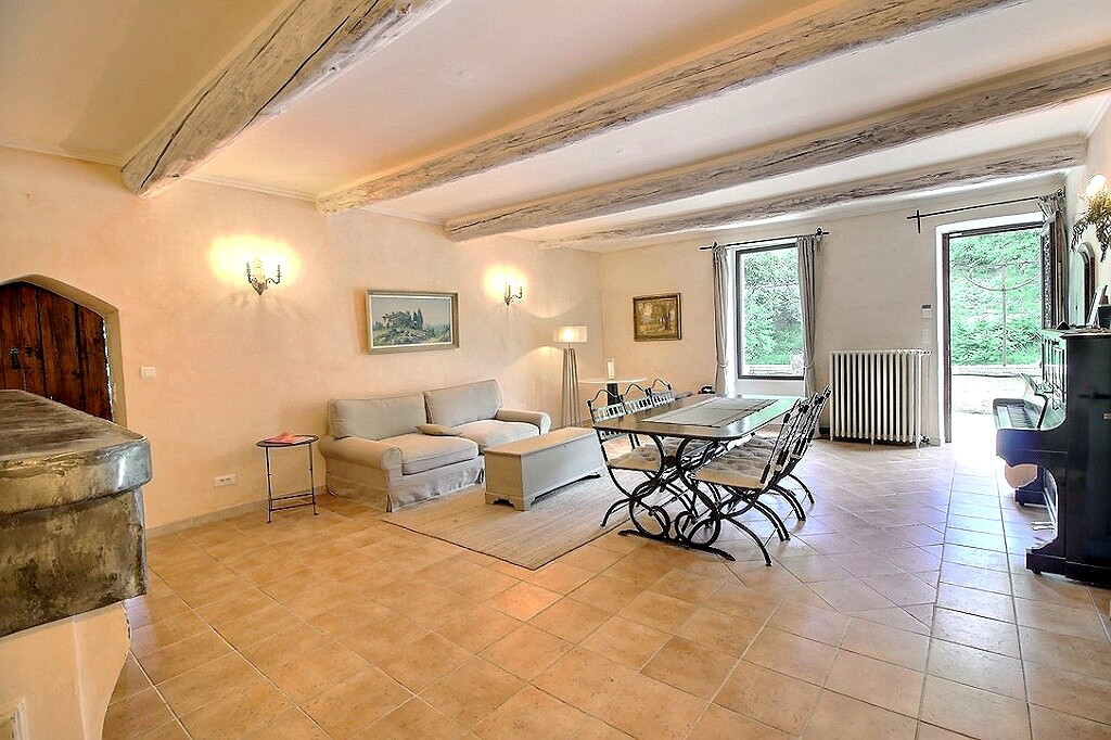 Photo À vendre propriété en pierre de 336 m² sur 4 hectares, Provence, Saint Didier, Le Beaucet. image 5/6