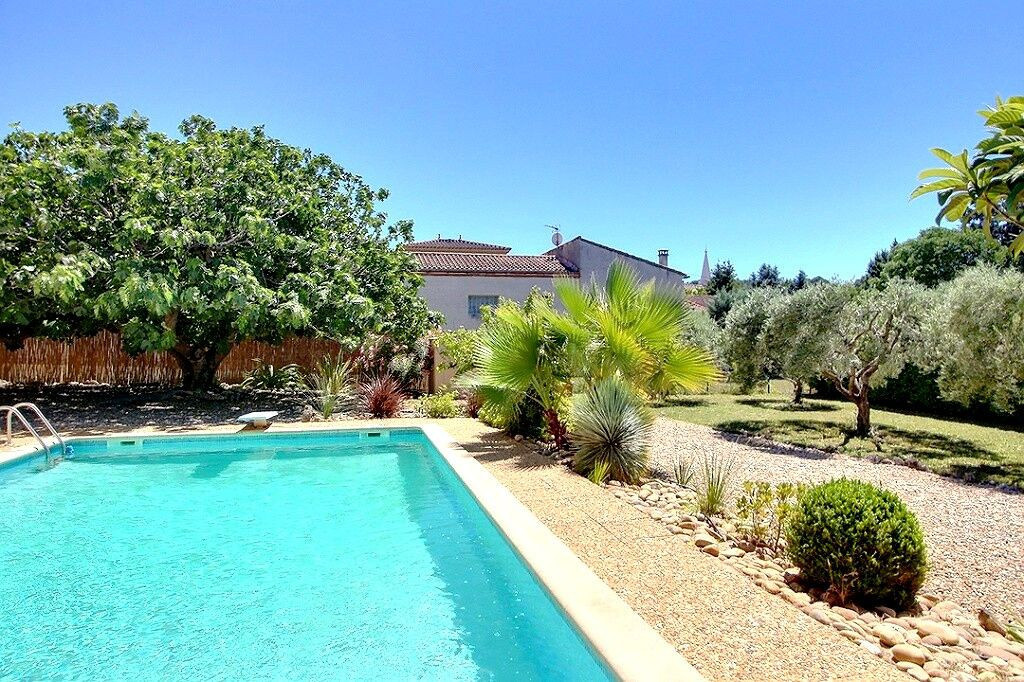  À vendre Saint Didier centre village belle maison de 165 m² sur 1100 m² de terrain avec piscine 