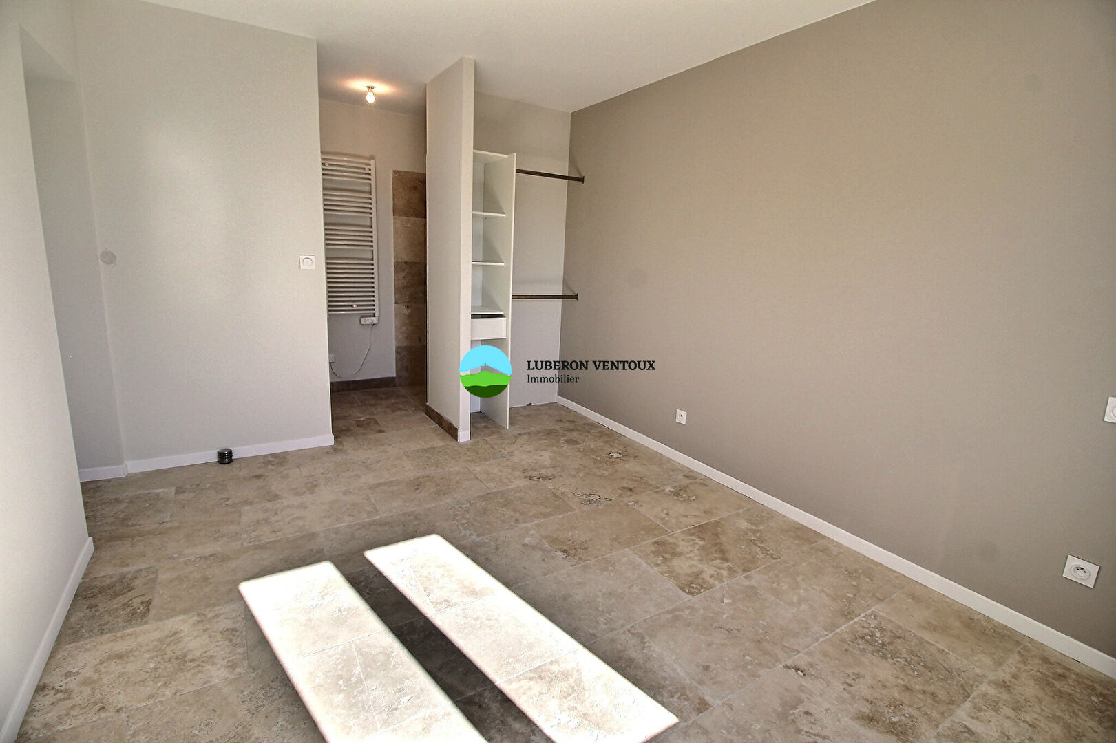 Photo Jolie maison récente à deux pas du centre du village avec jardin et chambre en rdc image 4/6