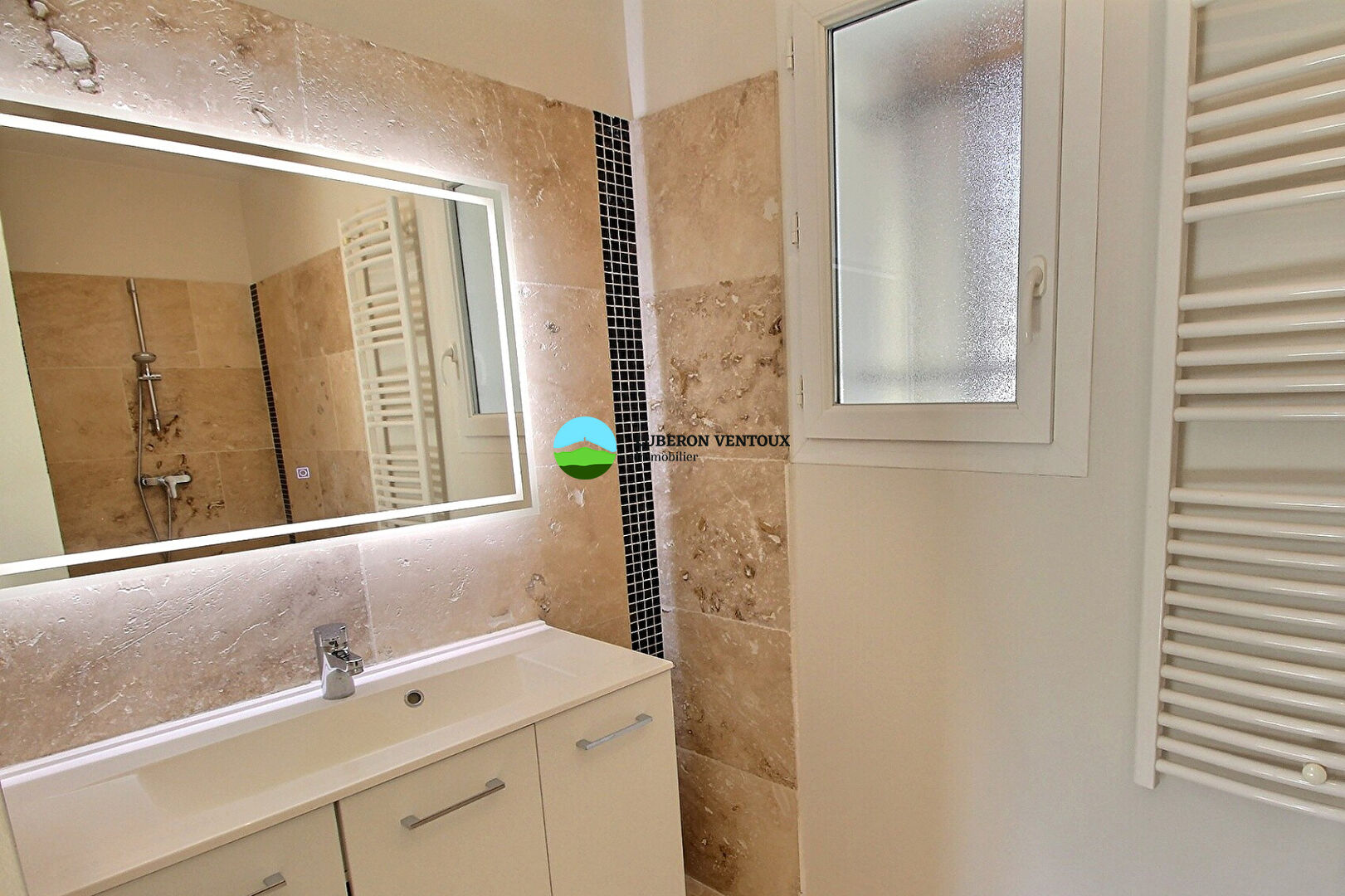 Photo Jolie maison récente à deux pas du centre du village avec jardin et chambre en rdc image 5/6