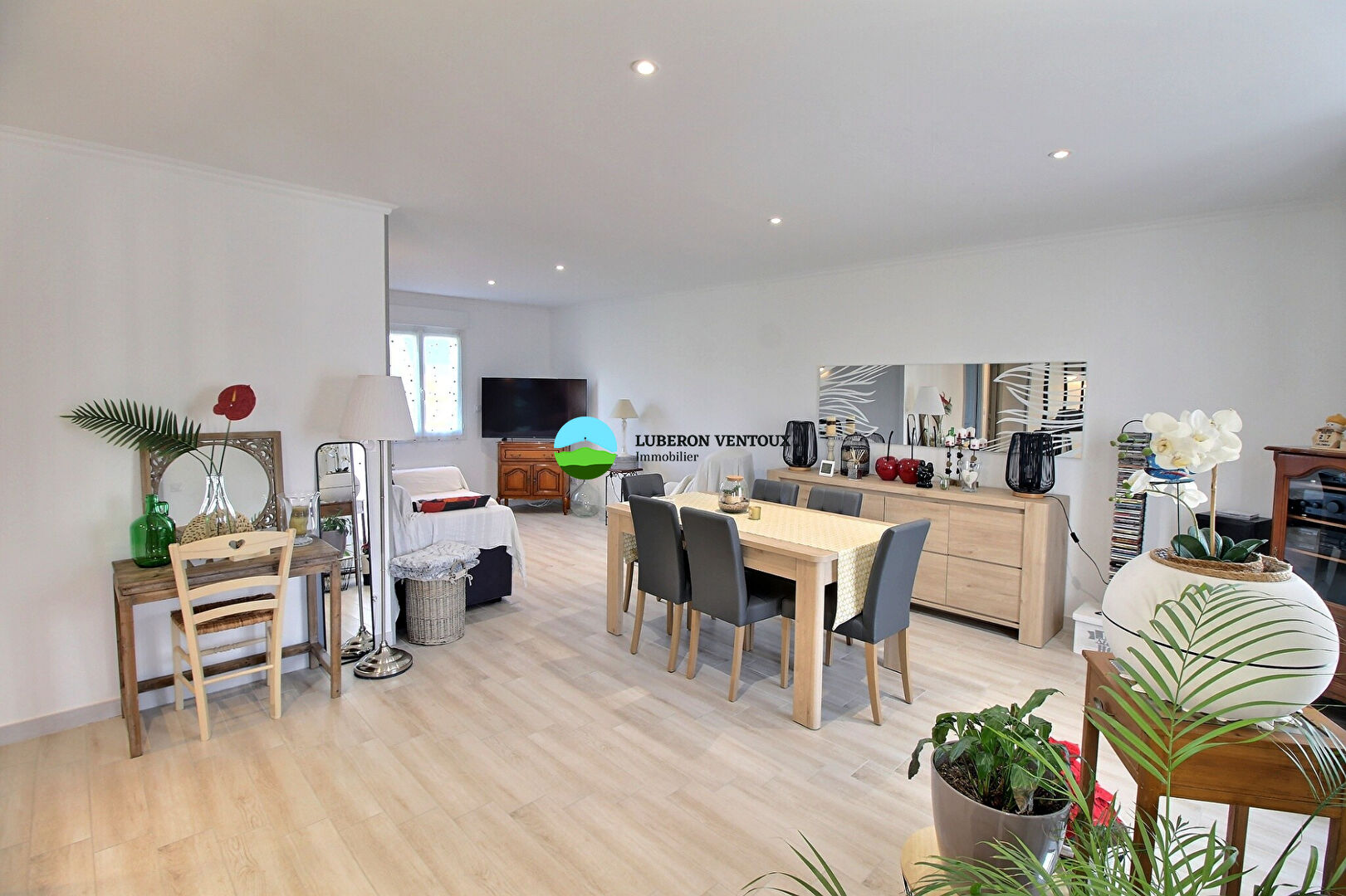 Agence immobilière de LUBERON VENTOUX Immobilier - Caromb