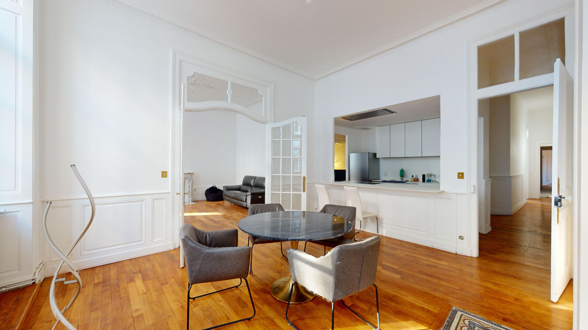 Photo Appartement Besancon 5 pièce(s) 136 m2 image 2/6