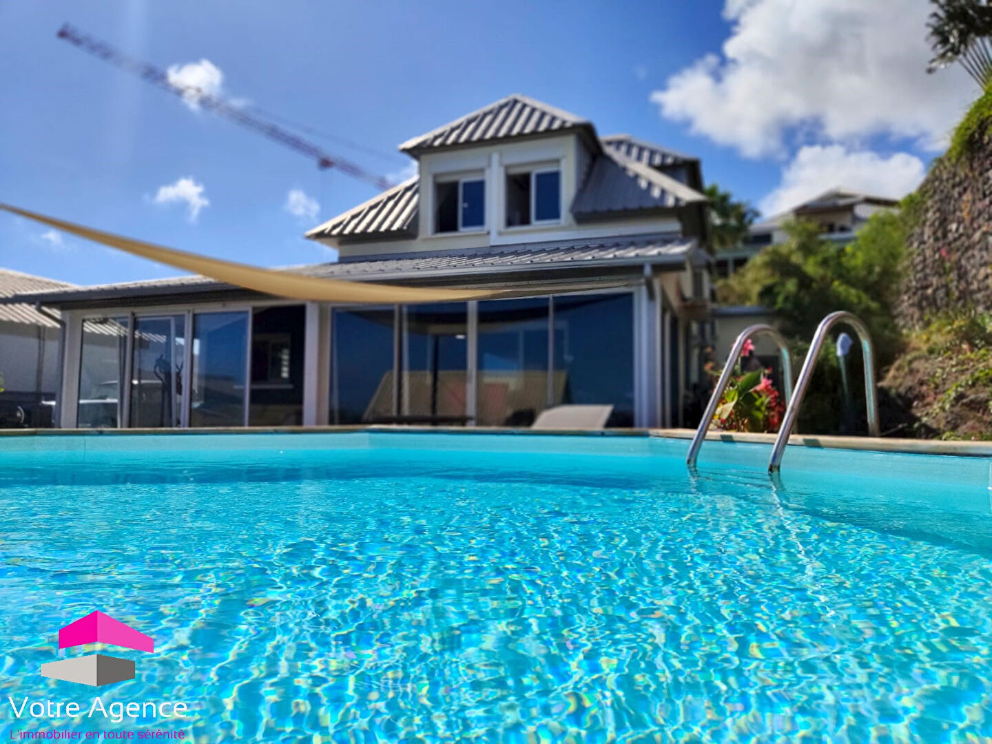 Villa F6 + dépendance F2 Vue mer à Saint-Gilles les Bains