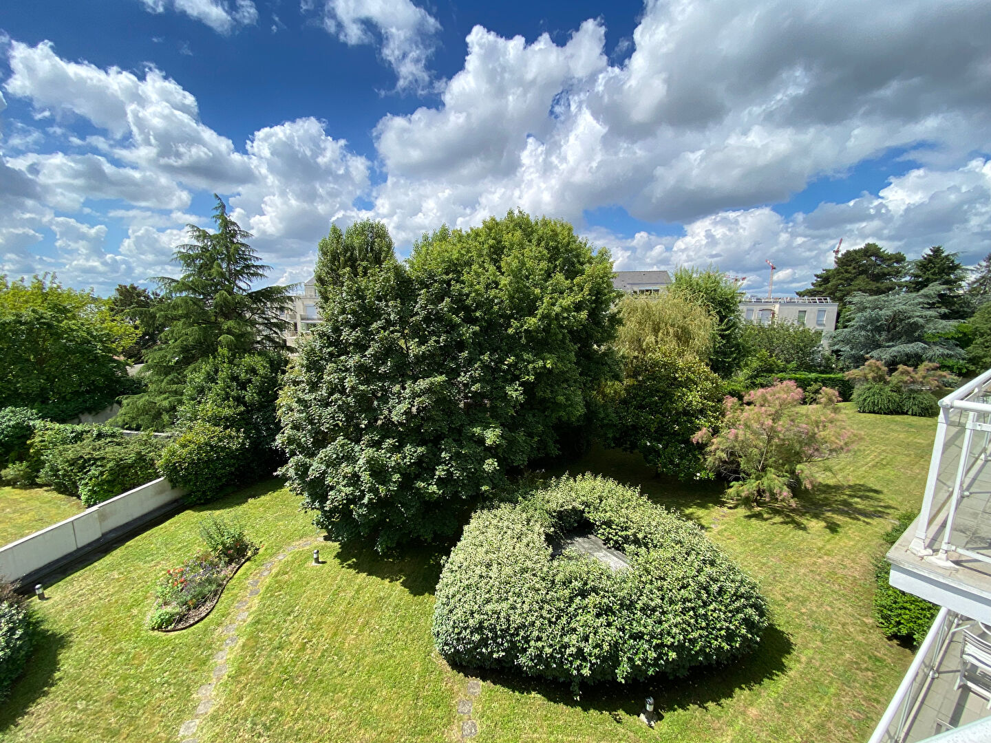 Photo NANTES - ROND POINT DE RENNES image 1/5