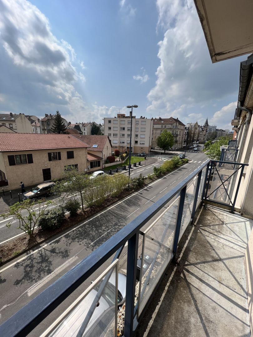 Photo METZ GARE : F2 meublé avec garage et balcon image 2/6