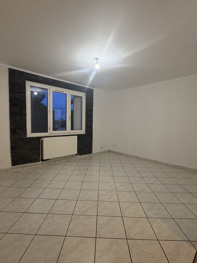 Photo METZ SABLON : f3 55m2 avec cave + balcon image 2/6