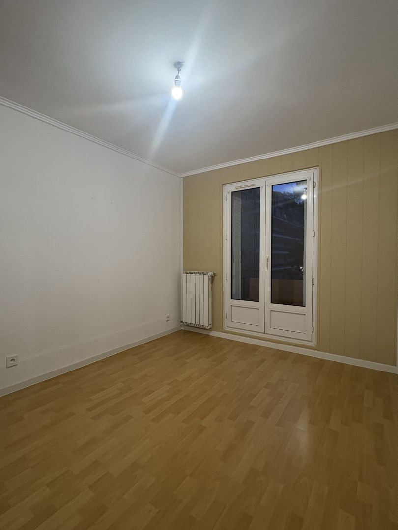 Photo METZ SABLON : f3 55m2 avec cave + balcon image 4/6