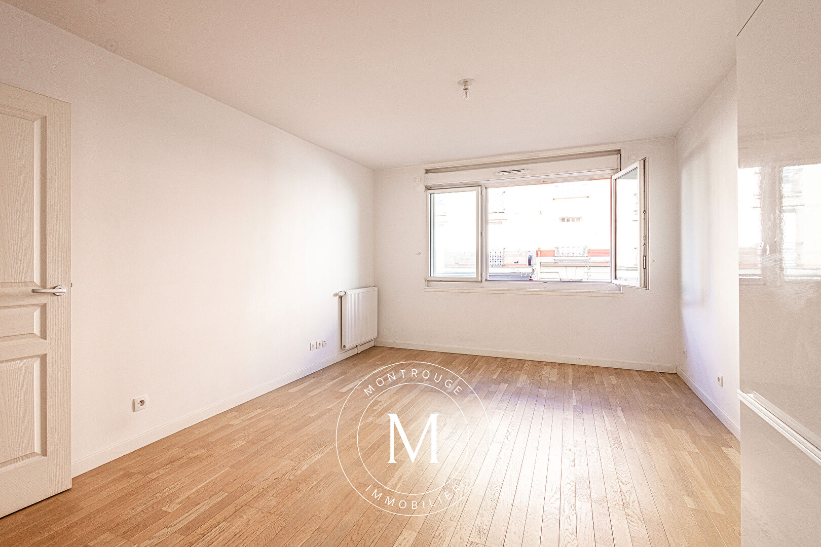 Photo Appartement  2 pièce(s) immeuble récent image 4/6