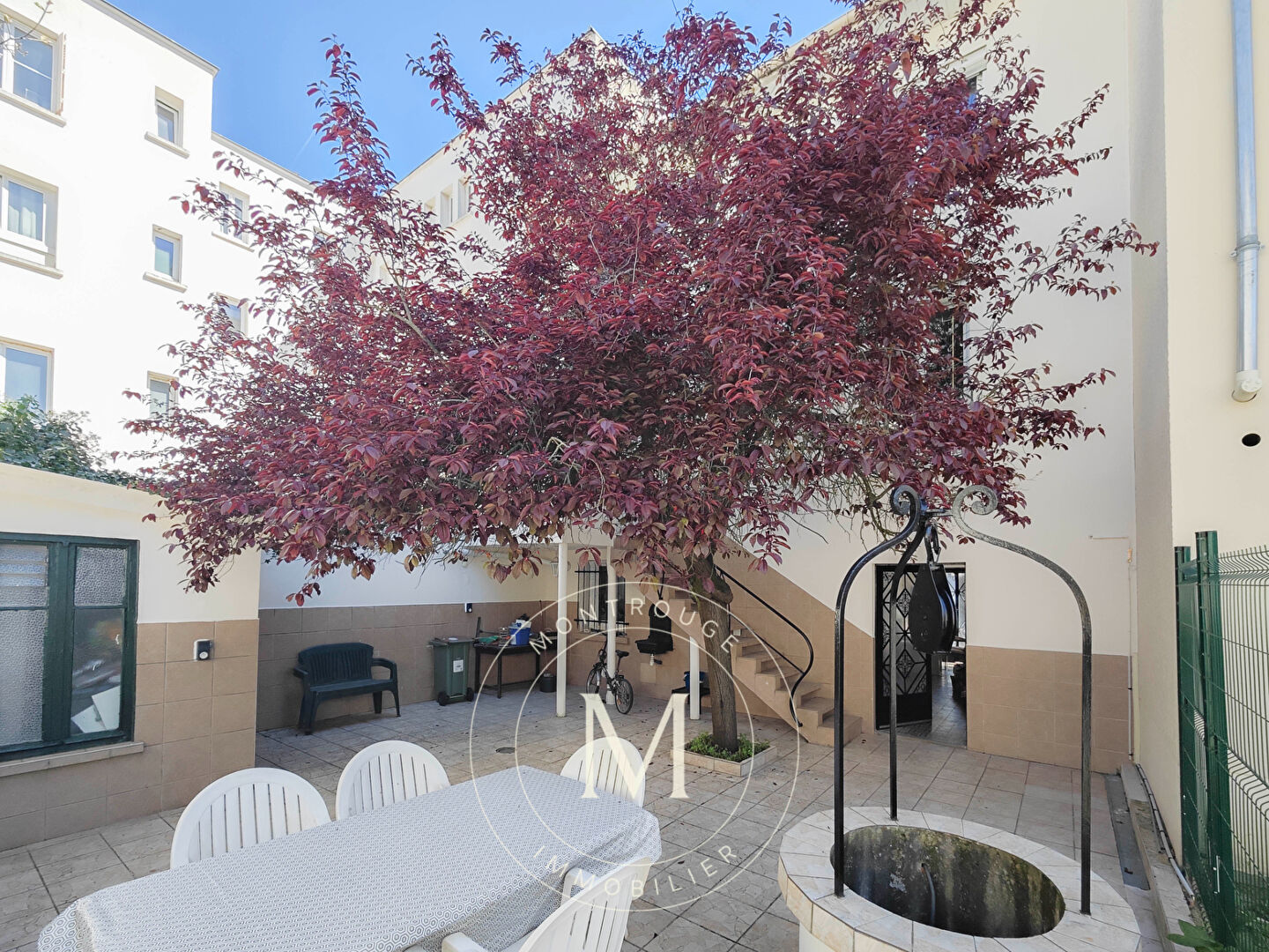 Maison Bagneux - 7 pièce(s) - 165.37m2 avec cour