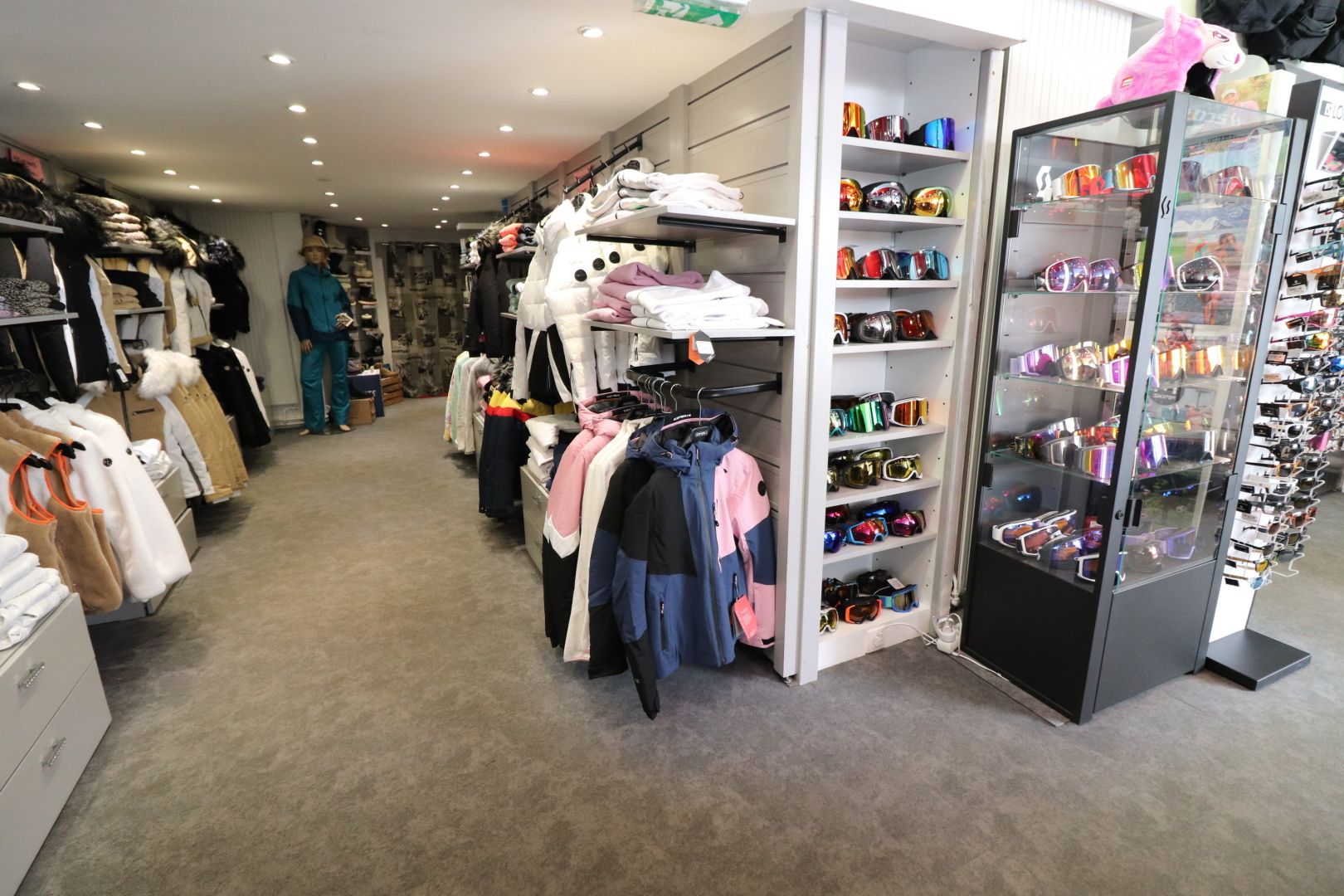 Photo Fonds de commerce de 150 m² + réserve de 100 m²  - Emplacement excellent image 2/6