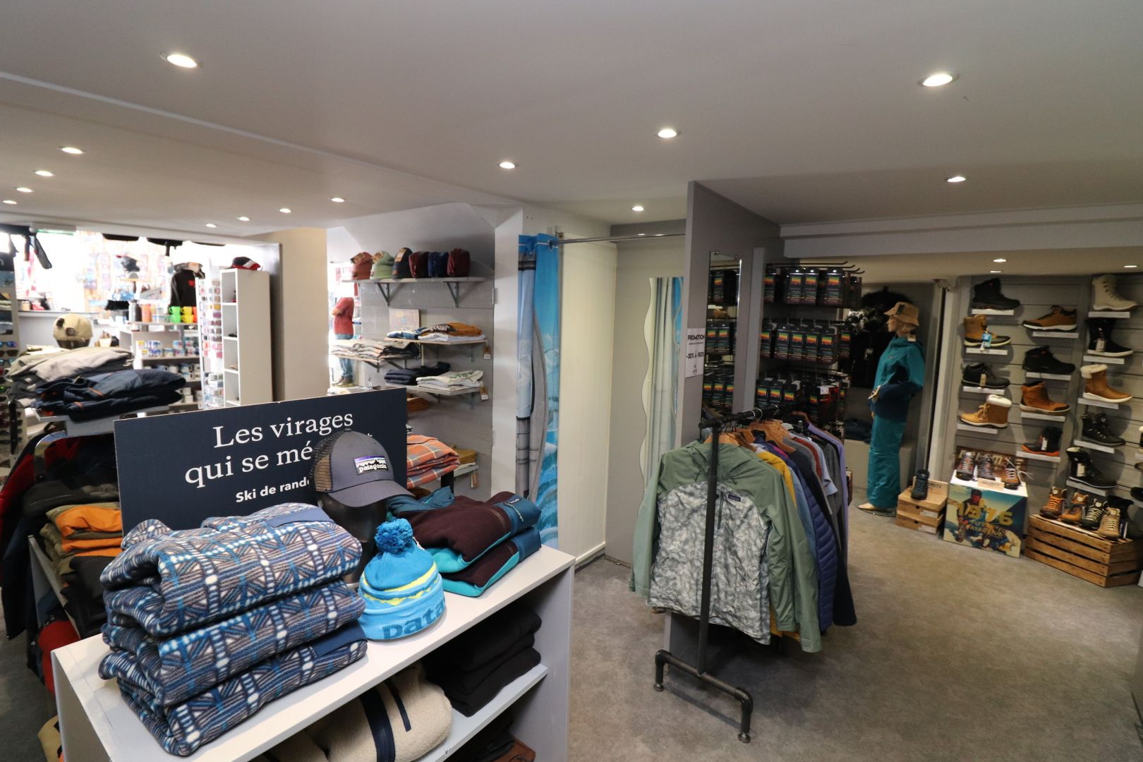 Photo Fonds de commerce de 150 m² + réserve de 100 m²  - Emplacement excellent image 6/6