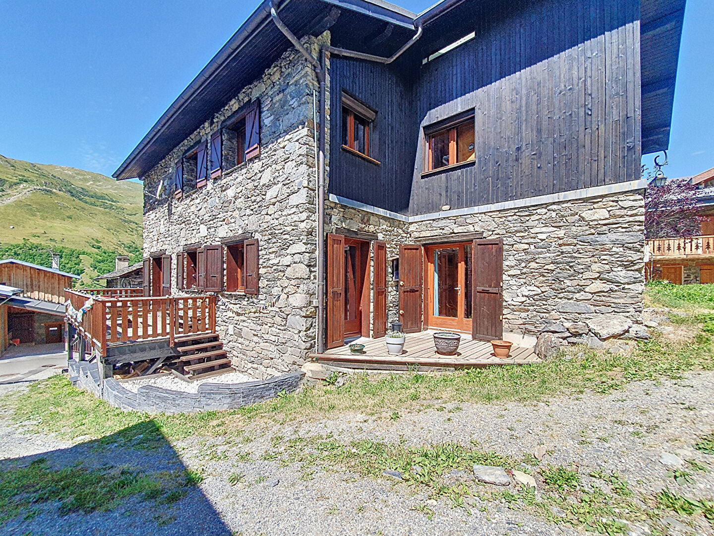 Maison Les Menuires 11 pièce(s) 333.84 m2