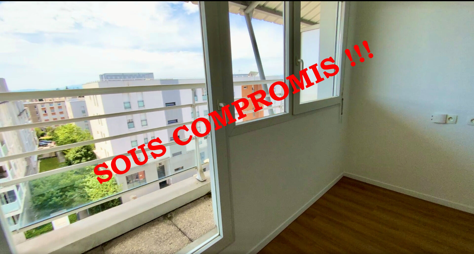 Photo Studio avec Balcon de 17,50 m2 Bron 69500 image 1/6