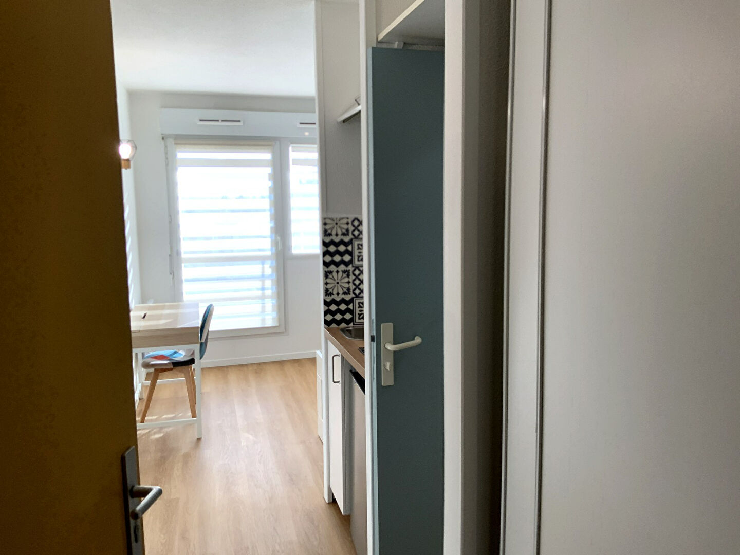 Photo Studio avec Balcon de 17,50 m2 Bron 69500 image 5/6