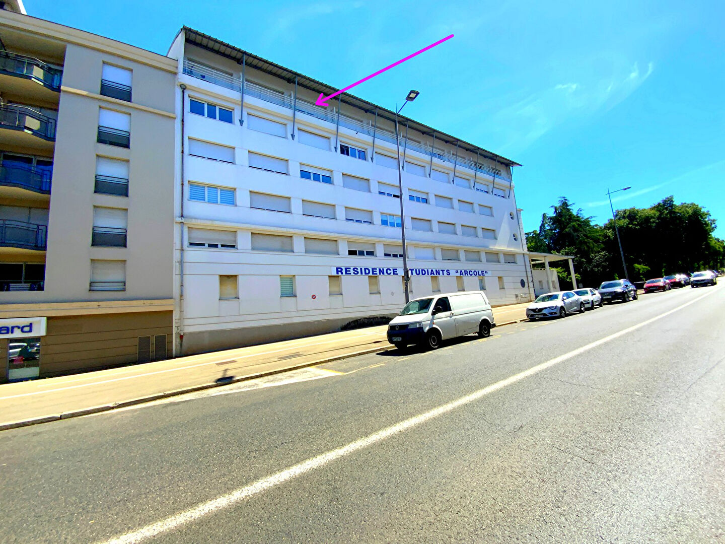 Studio de 18.09 m² Balcon  Bron 69500