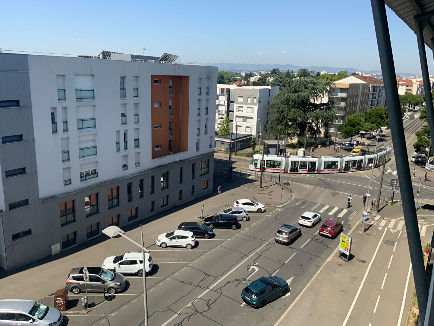 Photo Studio de 18.09 m² Balcon  Bron 69500 image 2/6