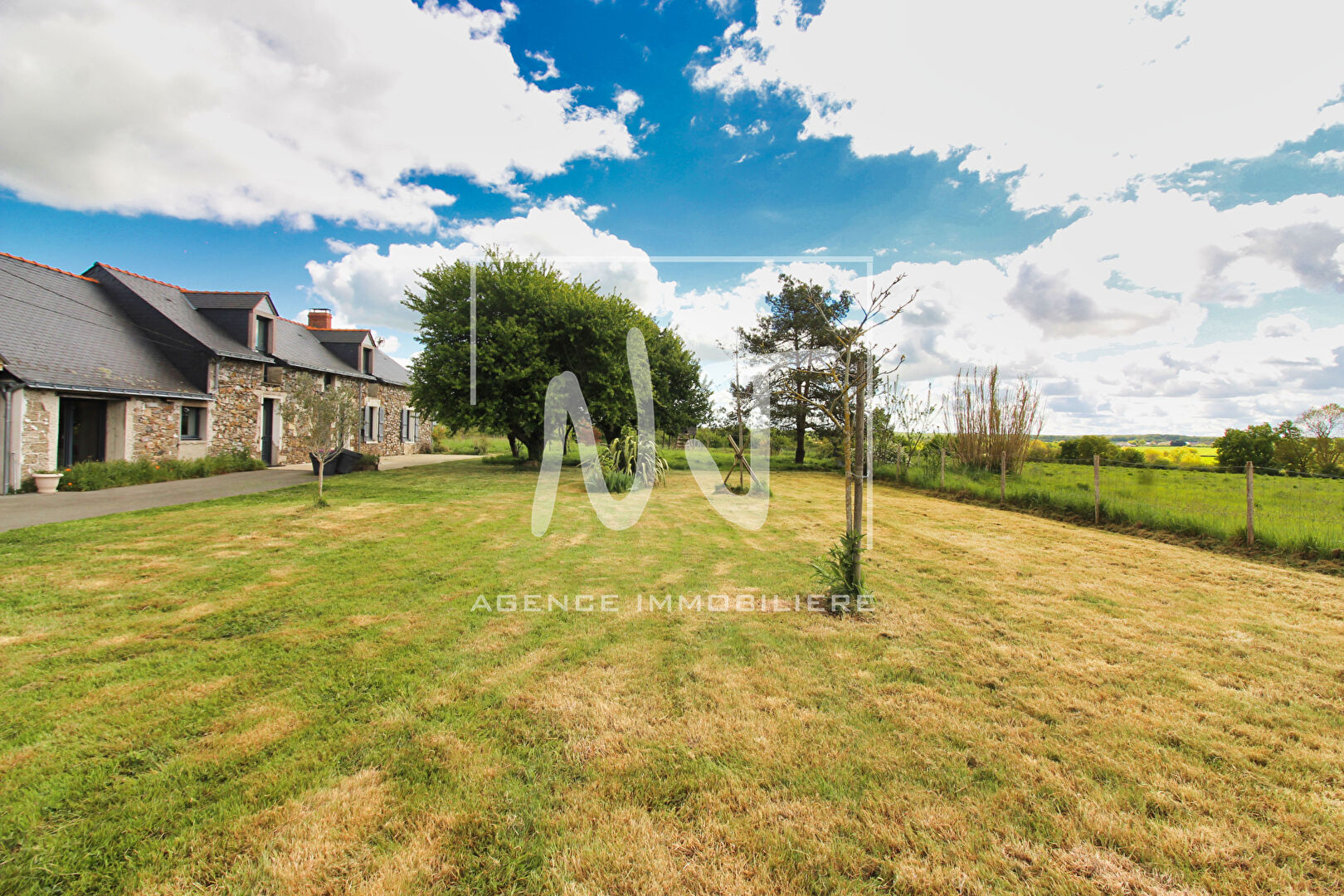 Longère -150 m² - 4 chambres - MOZÉ SUR LOUET