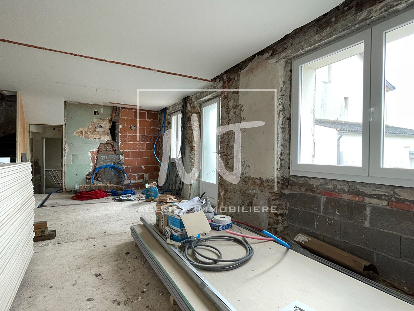 Photo IDEAL INVESTISSEUR Maison en pierre  La Cornuaille image 3/6