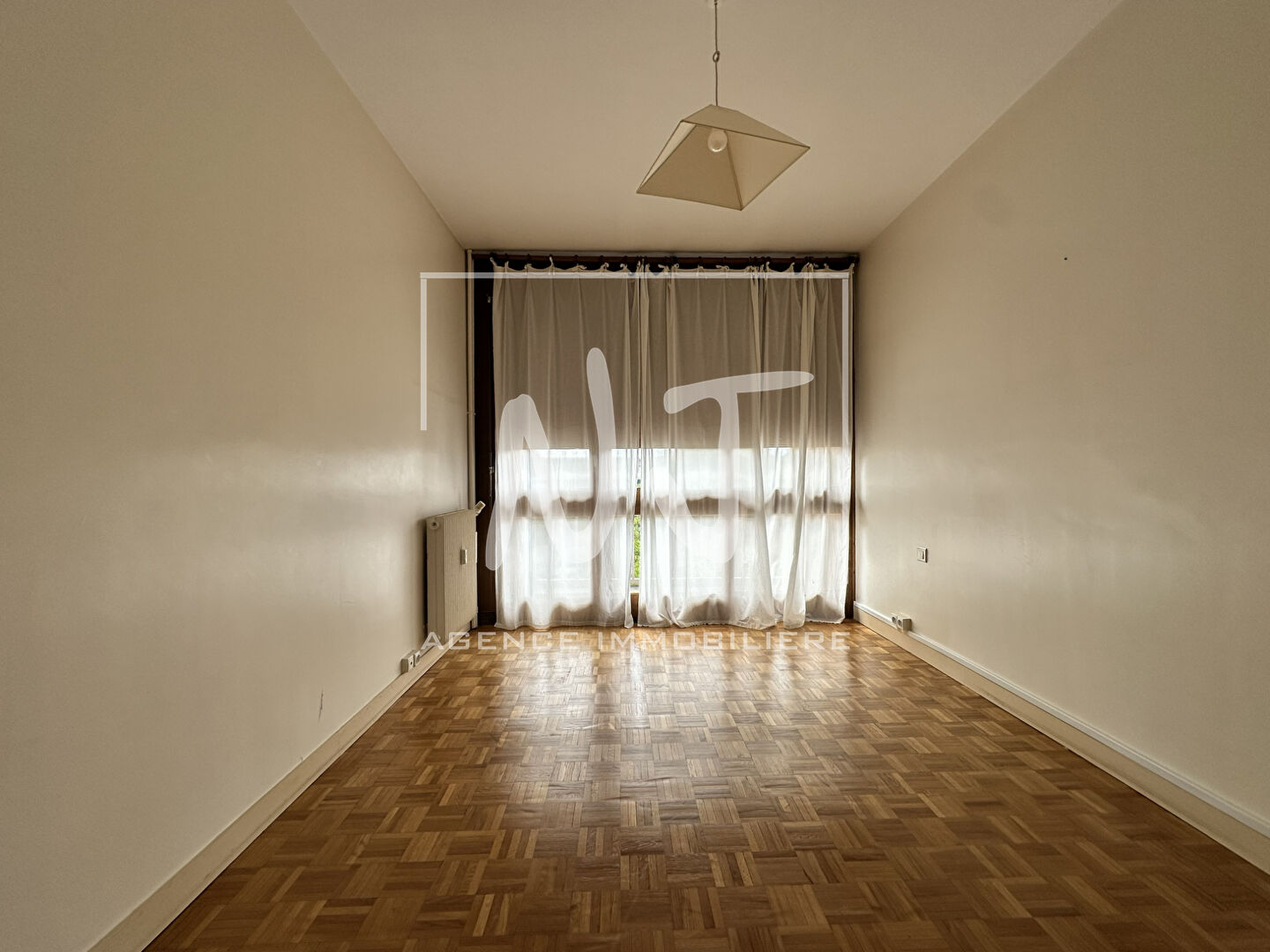 Photo APPARTEMENT  proche place Bichon et moins de 15 min à pied du CHU image 5/5