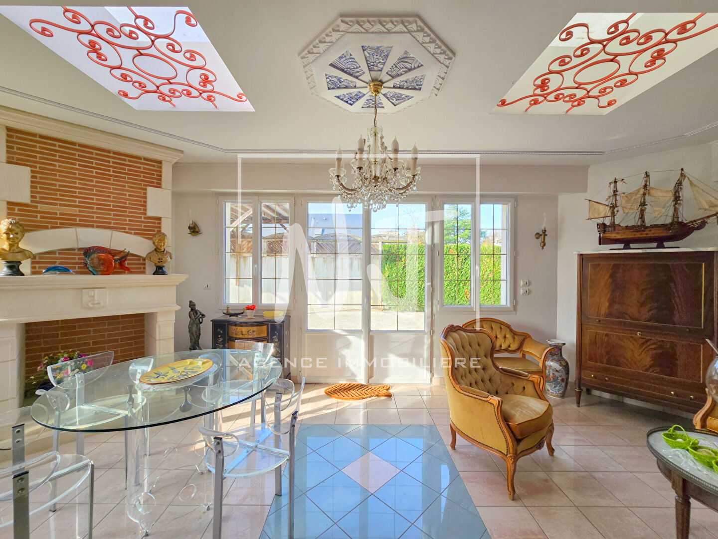 Photo Maison 4 chambres à BOUCHEMAINE avec dépendances et maison d'hôte image 4/6