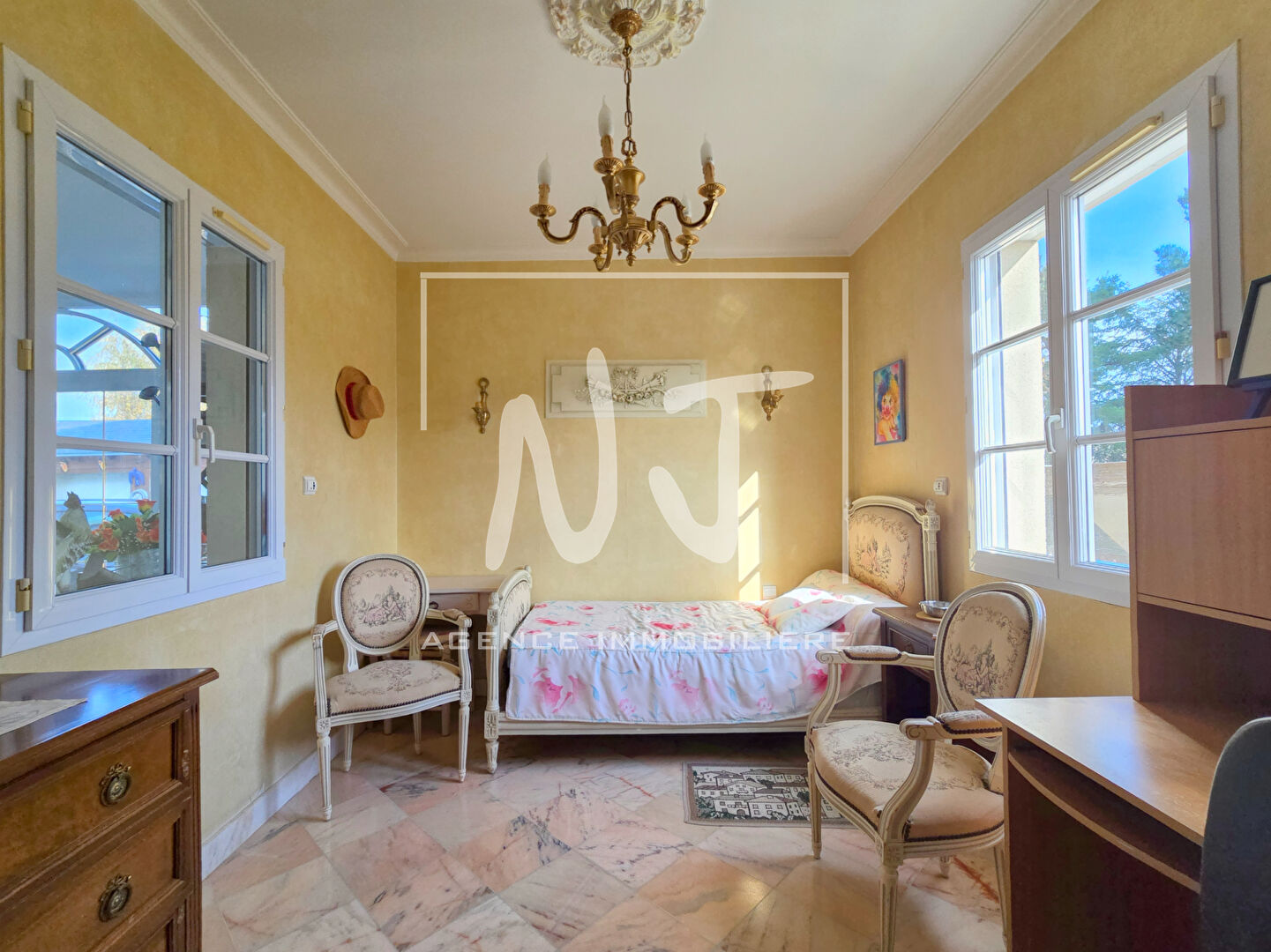 Photo Maison 4 chambres à BOUCHEMAINE avec dépendances et maison d'hôte image 5/6