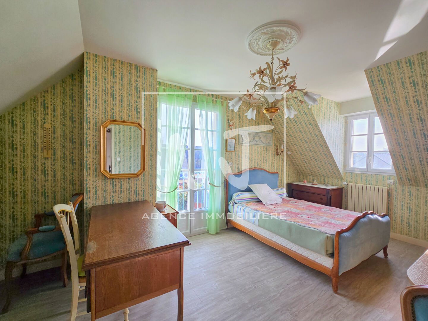 Photo Maison 4 chambres à BOUCHEMAINE avec dépendances et maison d'hôte image 6/6