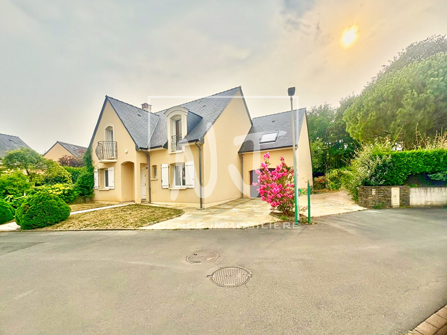 Agence immobilière de Nicole Joubert - Montreuil-Juigné