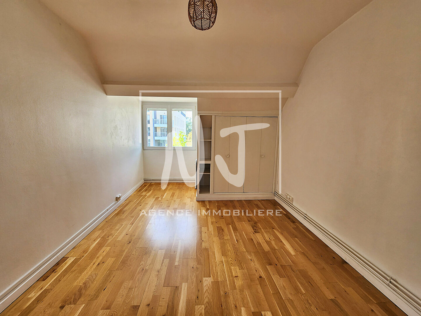 Photo Appartement triplex 105 m² AVRILLE CENTRE image 6/6