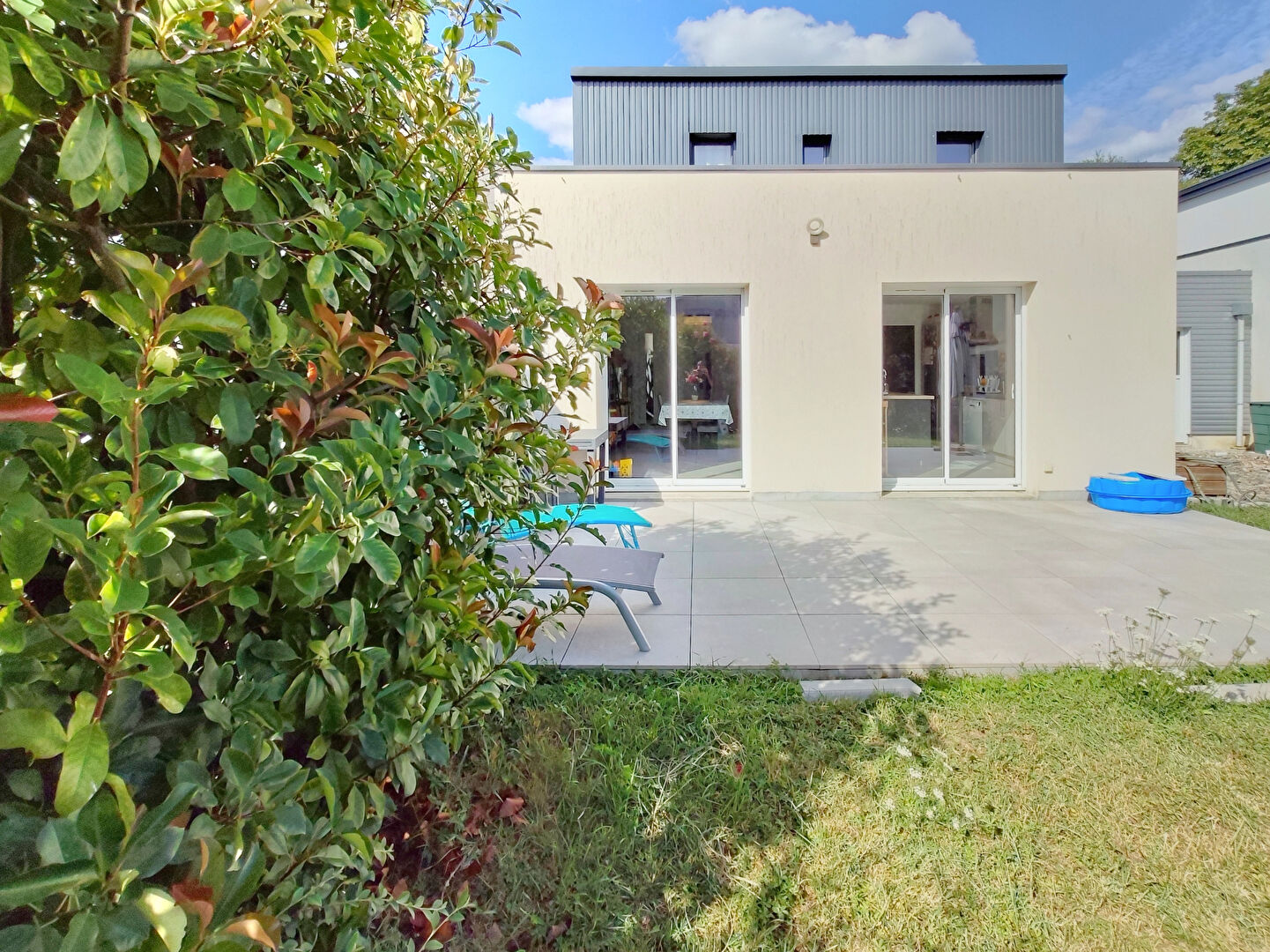 Maison contemporaine à vendre – Le Plessis-Grammoire – proche commerces