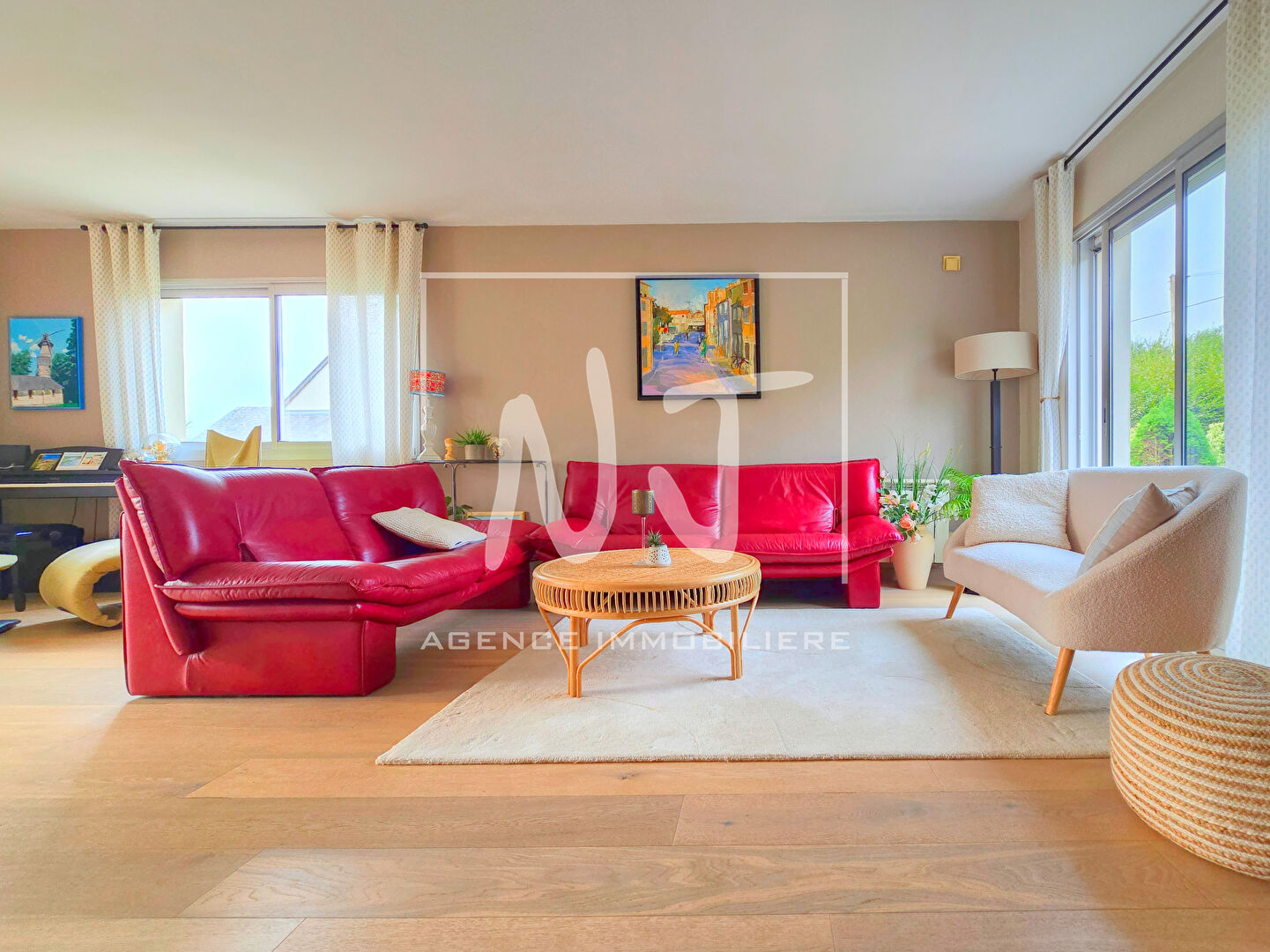 Photo Maison familiale avec piscine 5 chambres + bureau , sous-sol à Bouchemaine image 2/6