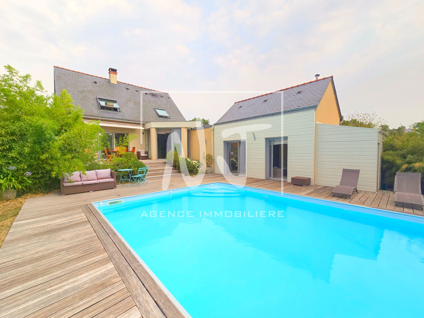 Photo Maison familiale avec piscine 5 chambres + bureau , sous-sol à Bouchemaine image 3/6