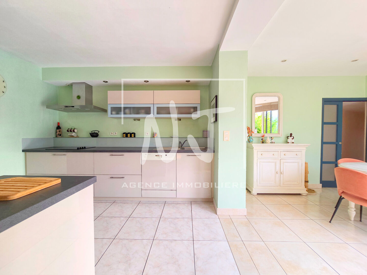 Photo Maison familiale avec piscine 5 chambres + bureau , sous-sol à Bouchemaine image 5/6